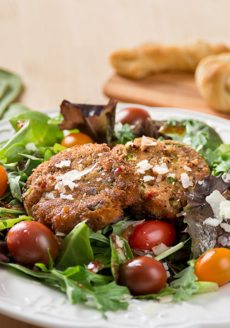 Cajun Salad with Mackerel Cakes