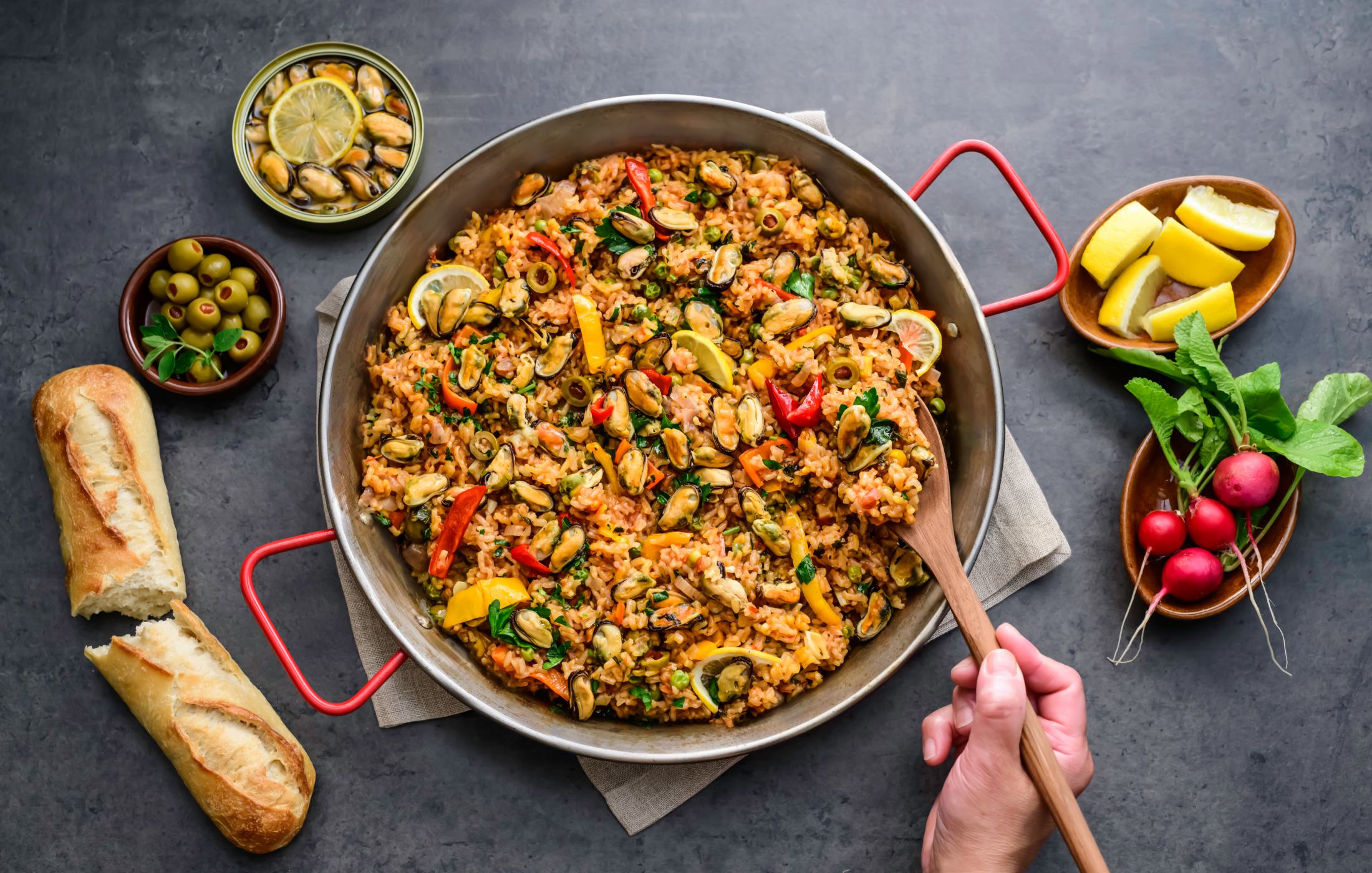 Lemon Mussels Paella