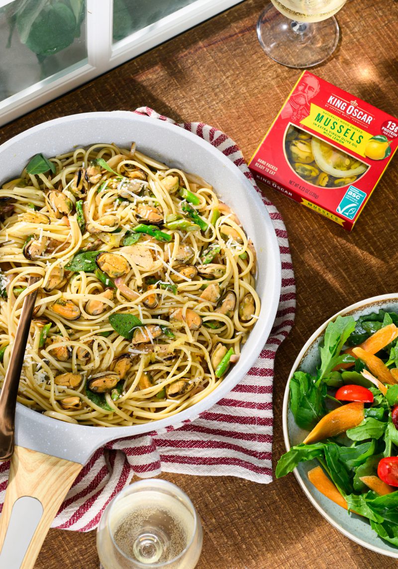 Lemon Mussels Pasta with White Wine and Sage Sauce