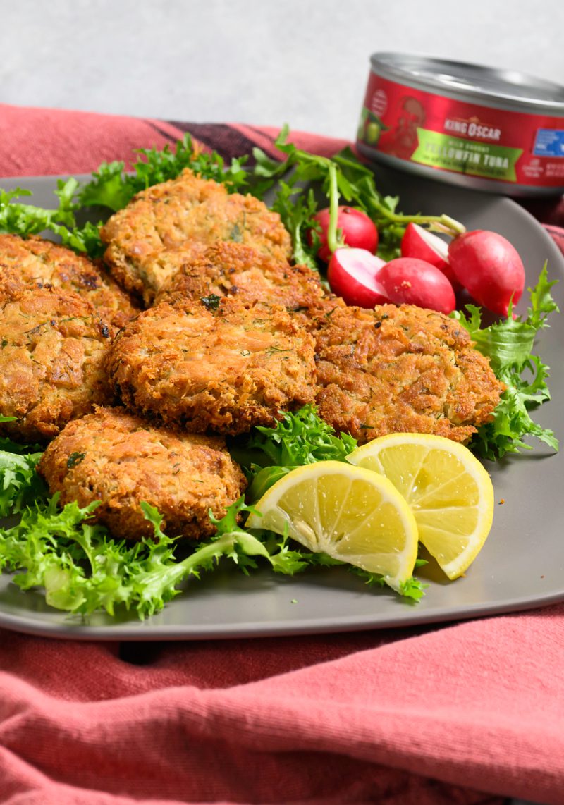Low Carb Tuna Patties with Creamy Herb Sauce