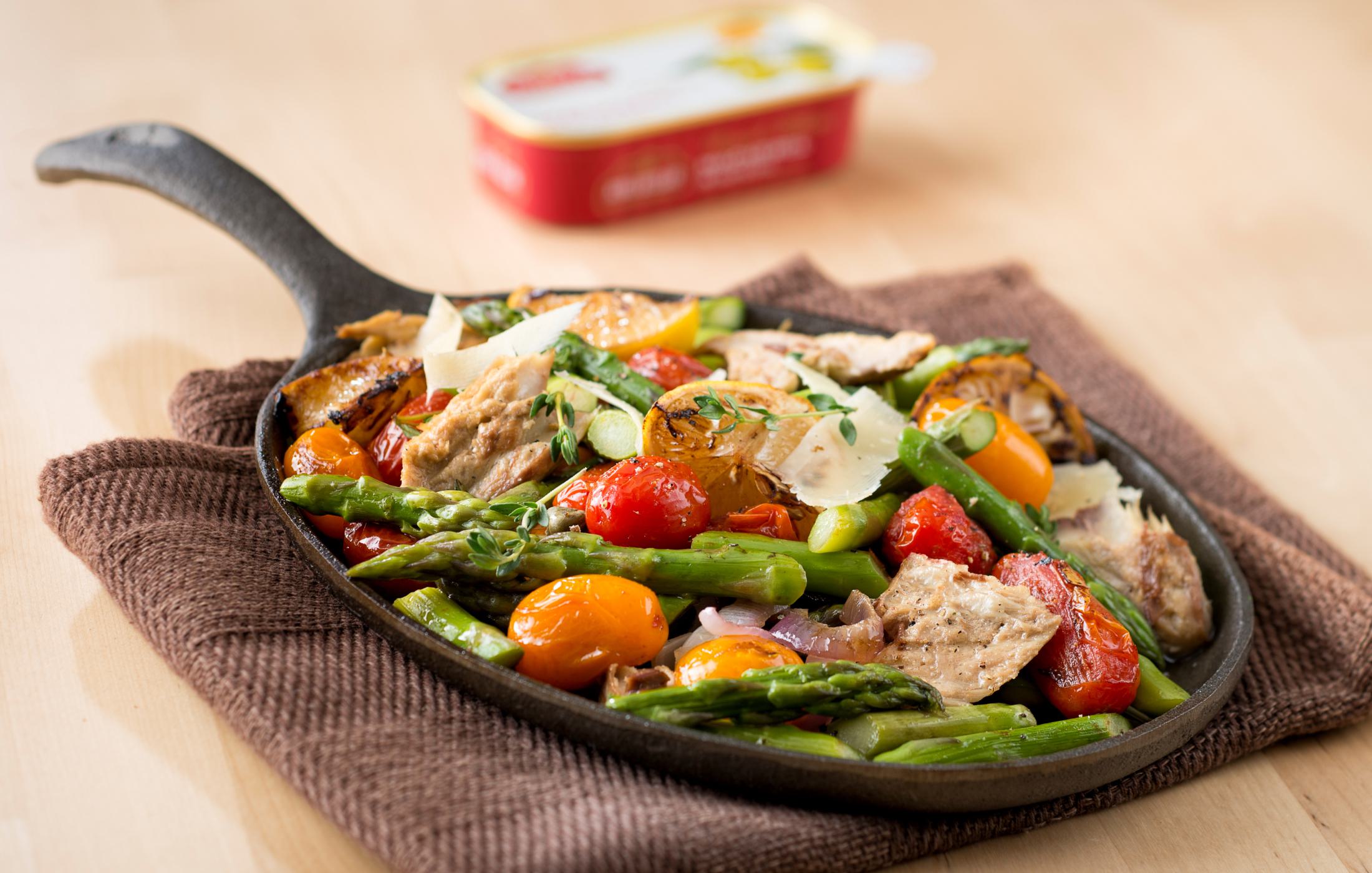 Mackerel & Asparagus Medley with Roasted Lemons